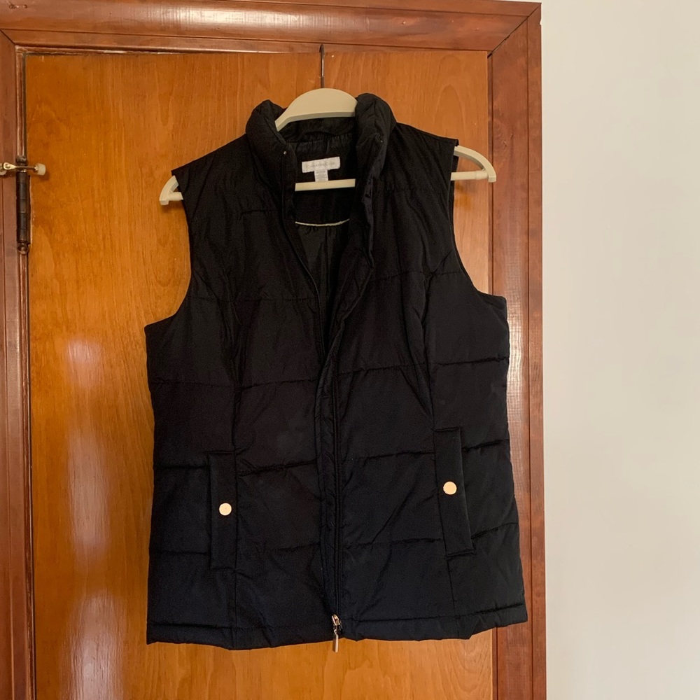 Black puffer vest